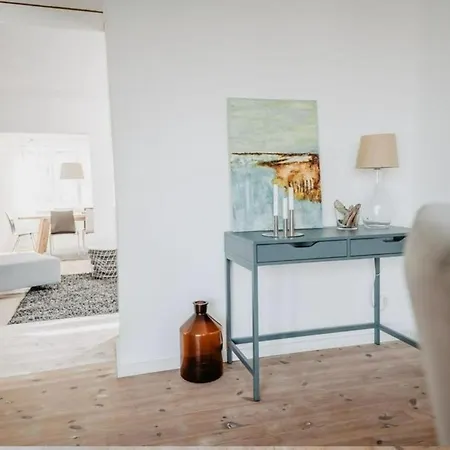 Haus Mit Wasserblick بيت للعطل *