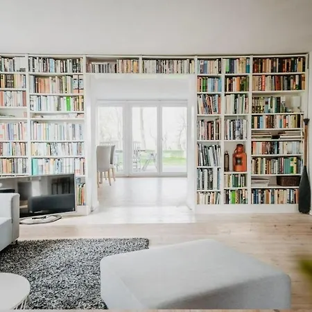 Haus Mit Wasserblick بيت للعطل