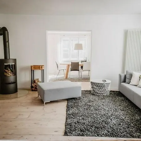 Haus Mit Wasserblick بيت للعطل *