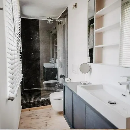 Haus Mit Wasserblick Altenpleen